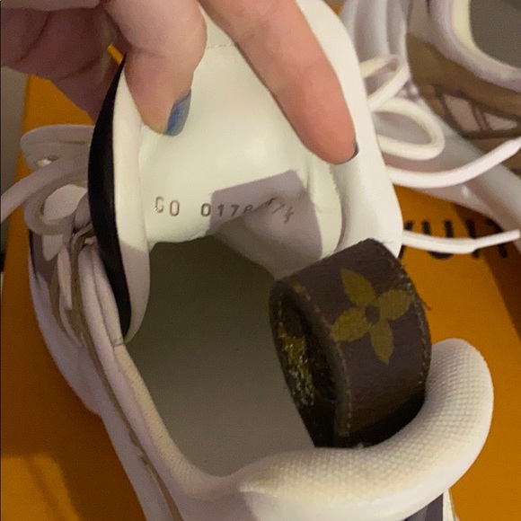 LOUIS VUITTON ARCHLIGHT SNEAKERS - Picture 4 of 10
